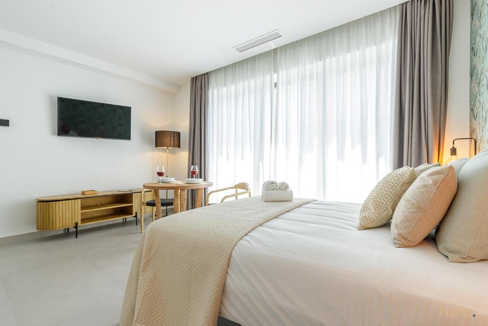 Cervantes Suites Malaga Exterior photo